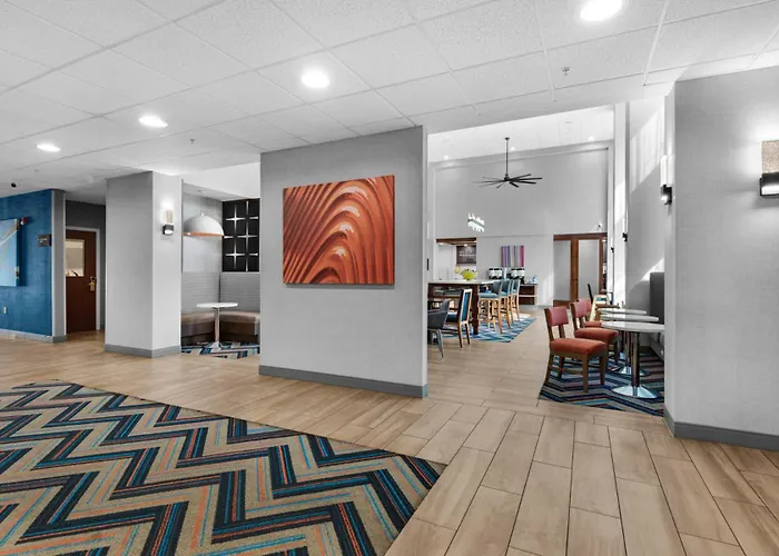 Hampton Inn & Suites Pensacola I-10 N At University Town Plaza